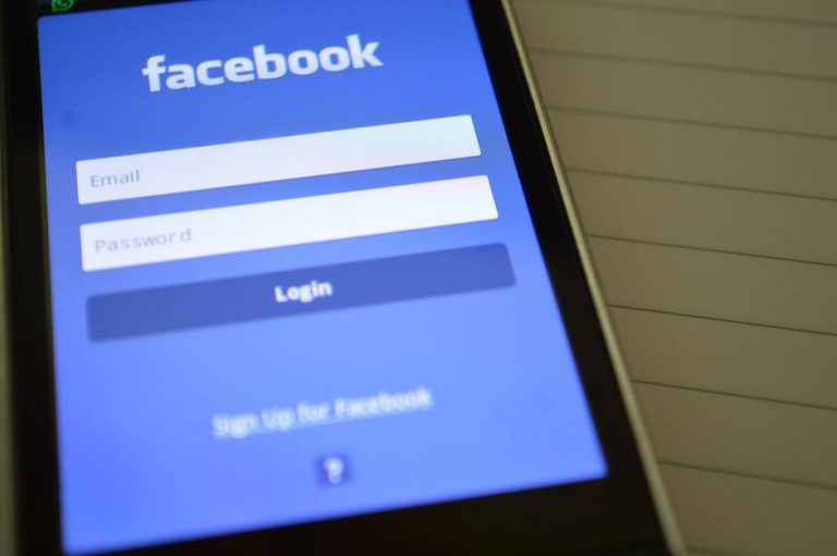 O que causa a desativação da conta do facebook?