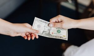 4 técnicas de ganhar dinheiro no TikTok
