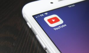 Qual melhor banco para receber dinheiro do YouTube?