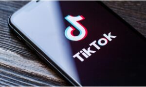 O que exatamente é o TikTok? O que o torna tão popular?